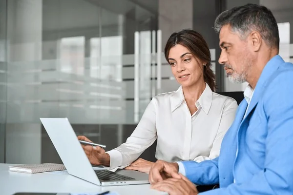 Contabilidade para Prestadores de Serviços em Nova Iguaçu | Nubec Contabilidade RJ Profissionais prestadores de serviços em escritório em Nova Iguaçu RJ — planejamento tributário PJ especializado Nubec Contabilidade, Baixada Fluminense